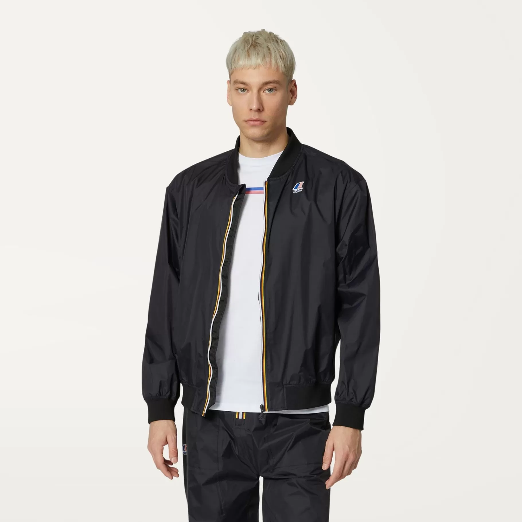 Le Vrai Classic*K-WAY Le Vrai 3.0 Amauren - Jackets - Short - Unisex - Black Pure